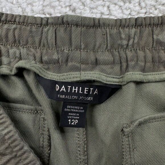Athleta Farallon Jogger Olive Green Camo - Picture 5 of 10